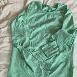 Athleta Green Long Sleeve Tee Soft Casual Fit